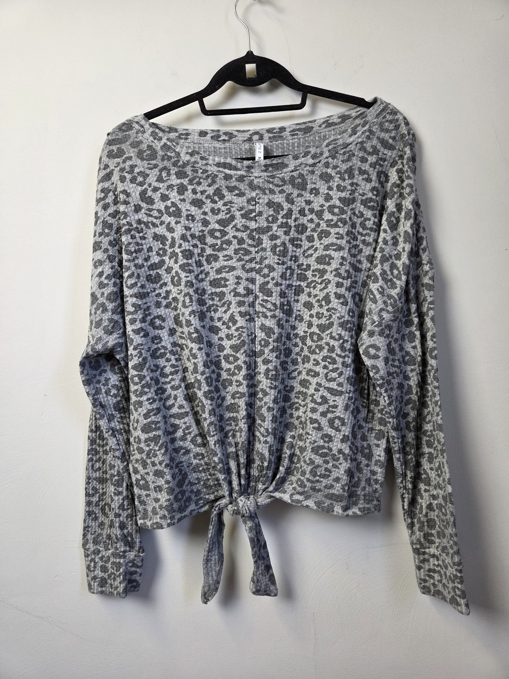 Women's Gray Leopard Print Tie-Front Long Sleeve Top
